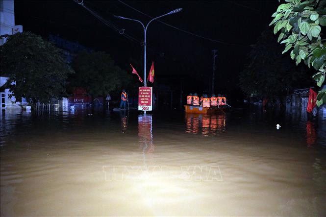 Xuyên đêm hỗ trợ người dân ở vùng 'rốn lũ' Lạng Sơn- Ảnh 5.