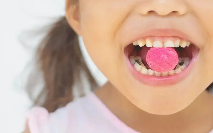 Bánh kẹo, nước ngọt ngày Tết: Trẻ ăn bao nhiêu là đủ?- Ảnh 3. 7 loại thực phẩm làm tăng nguy cơ sâu răng bạn nên biết để tránh