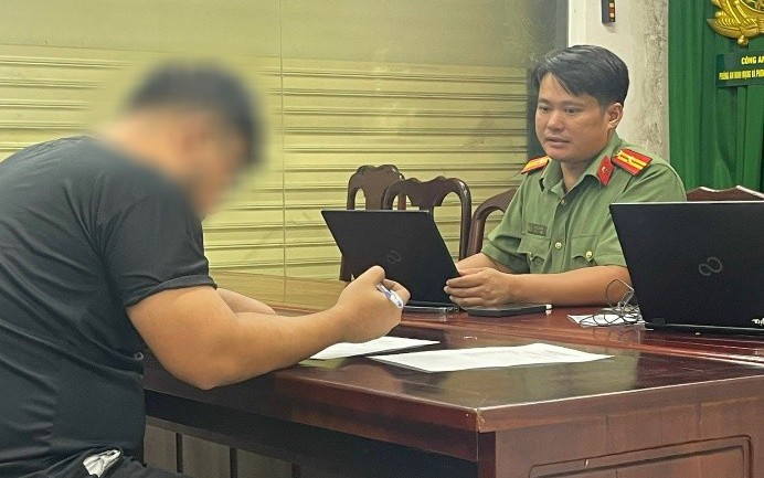 Đăng tin xuyên tạc về vụ sát hại 3 người ở Đồng Nai, TikToker Vũ Râu bị công an mời làm việc