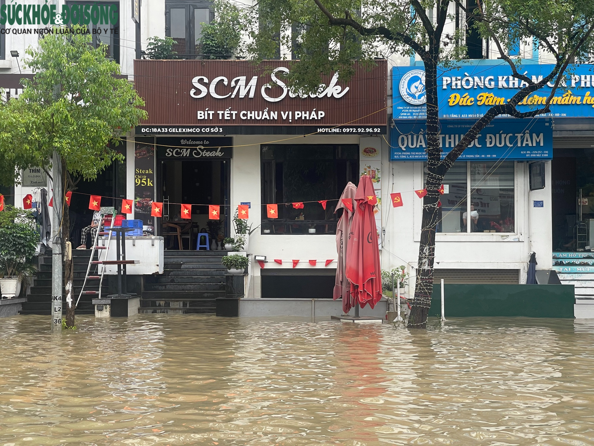 Hà Nội: 'Ốc đảo An Khánh' lại chìm trong biển nước sau mưa- Ảnh 4.