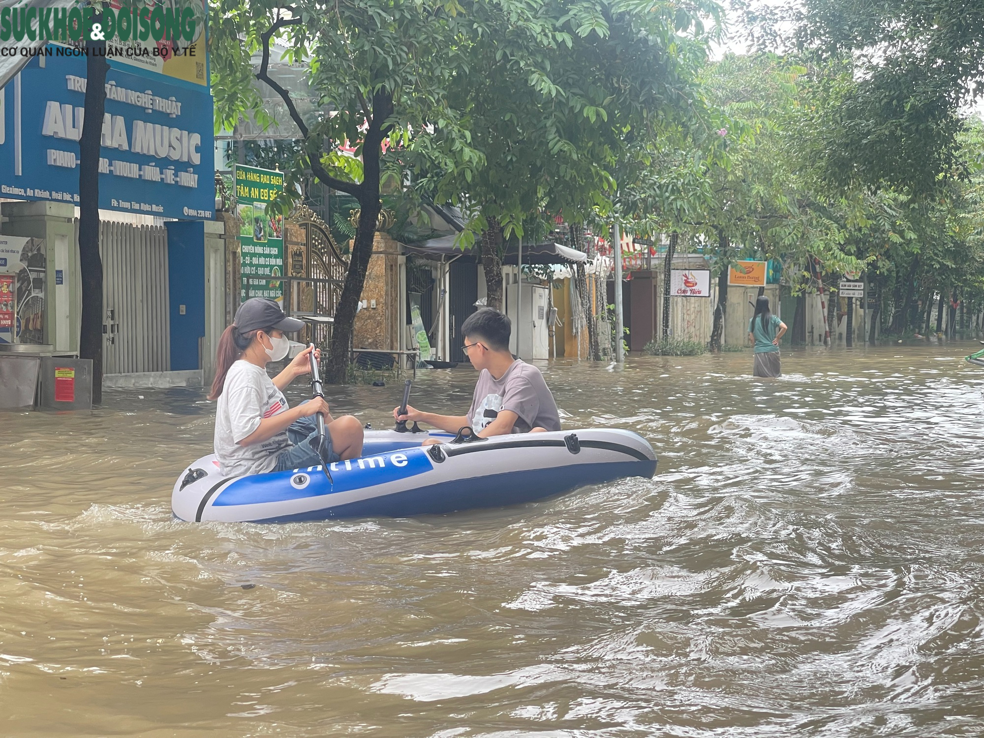 Hà Nội: 'Ốc đảo An Khánh' lại chìm trong biển nước sau mưa- Ảnh 6.