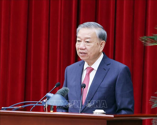 Thông báo Hội nghị lần thứ 13 Ban Chấp hành Trung ương Đảng khóa XIII- Ảnh 2. Thông báo Hội nghị lần thứ 13 Ban Chấp hành Trung ương Đảng khóa XIII- Ảnh 2.
