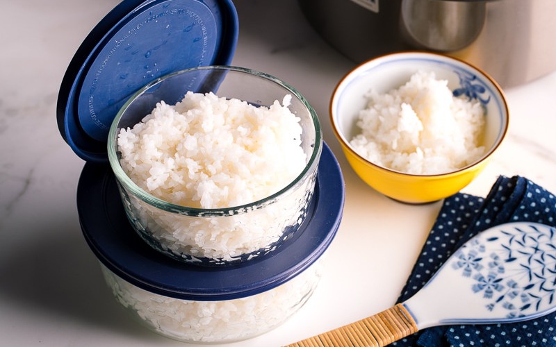 Ăn cơm nguội có thể giúp giảm cân hiệu quả hơn cơm nóng?