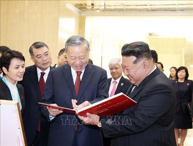 Tổng Bí thư Tô Lâm hội đàm với Tổng Bí thư, Chủ tịch Quốc vụ Triều Tiên Kim Jong Un- Ảnh 10. Tổng Bí thư Tô Lâm hội đàm với Tổng Bí thư, Chủ tịch Quốc vụ Triều Tiên Kim Jong Un- Ảnh 10.