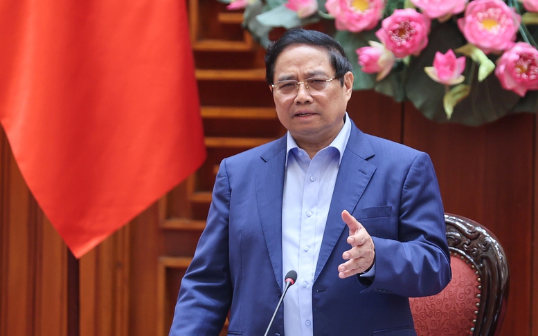 Thủ tướng: Không để người dân &quot;màn trời chiếu đất&quot; sau bão số 11 và mưa lũ