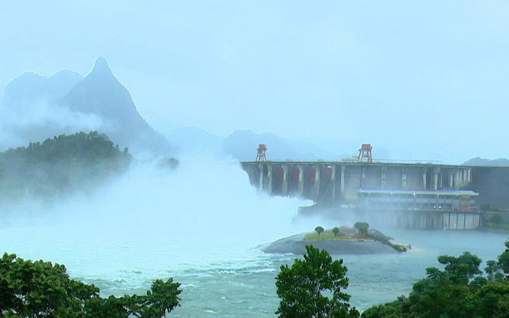 Thủy điện Tuyên Quang liên tiếp xả lũ, 3 tỉnh thành ứng phó