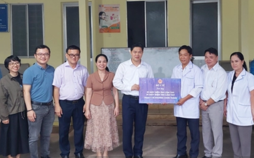 Chăm sóc sức khỏe đồng bào vùng sâu, vùng xa luôn là ưu tiên hàng đầu của ngành Y tế- Ảnh 6. Chăm sóc sức khỏe đồng bào vùng sâu, vùng xa luôn là ưu tiên hàng đầu của ngành Y tế- Ảnh 6.