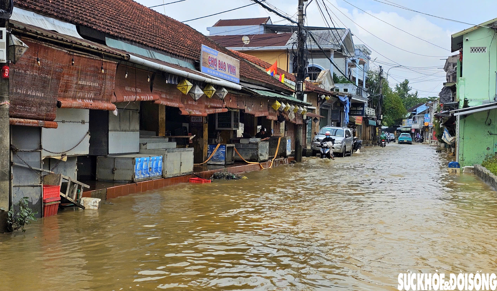 Người dân phố cổ Bao Vinh gượng dậy sau lũ lịch sử- Ảnh 9.