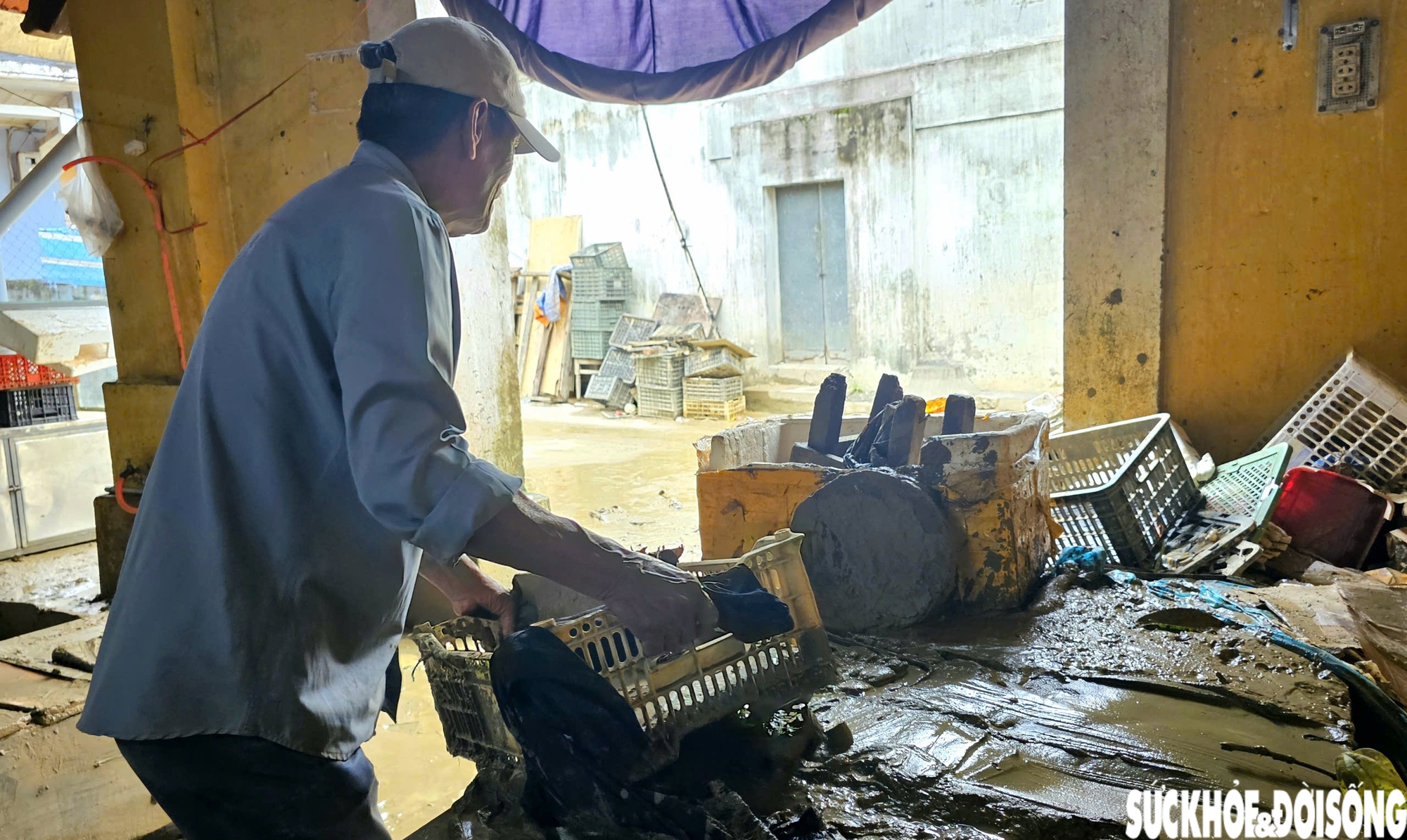 Người dân phố cổ Bao Vinh gượng dậy sau lũ lịch sử- Ảnh 10.