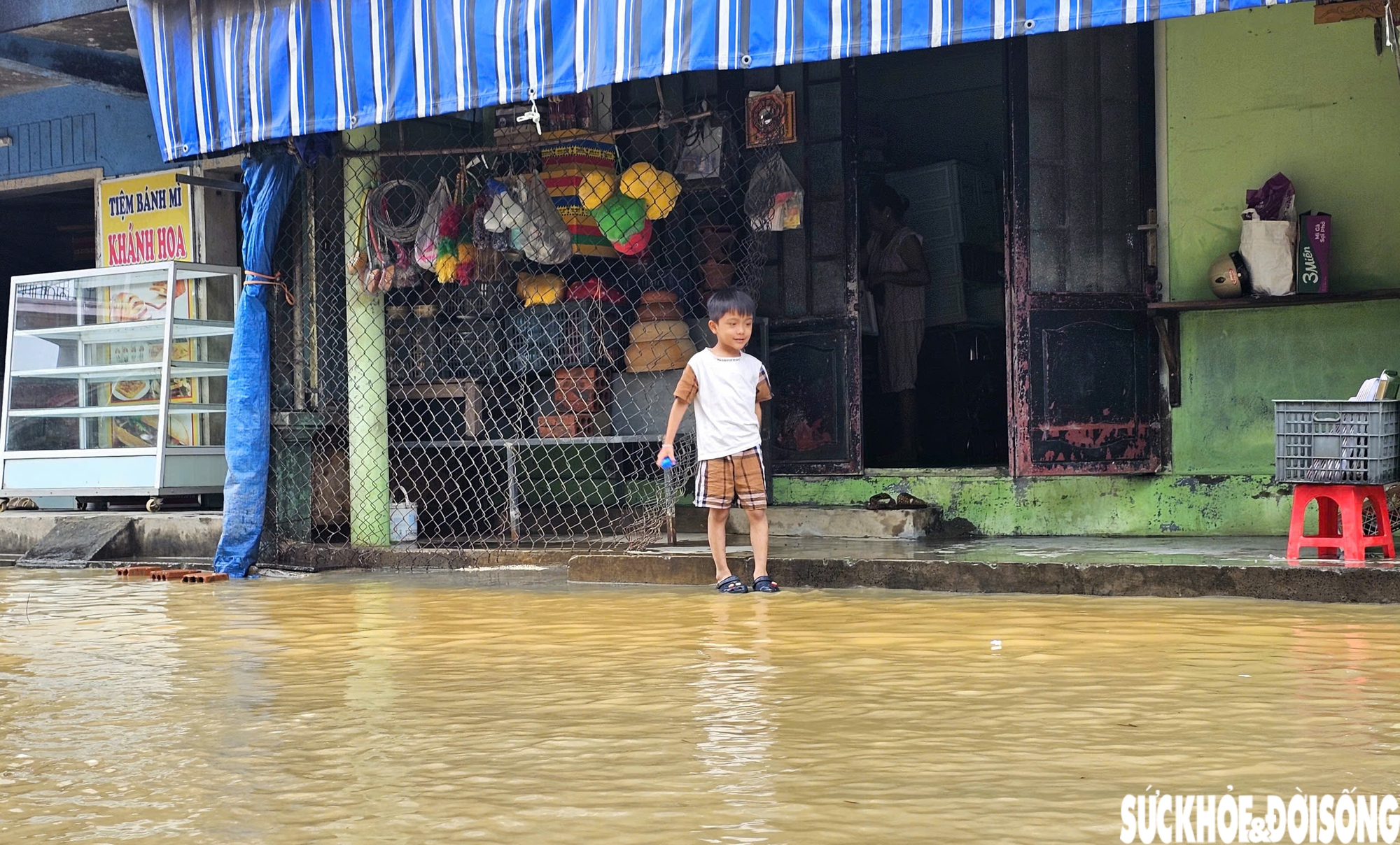 Người dân phố cổ Bao Vinh gượng dậy sau lũ lịch sử- Ảnh 18.