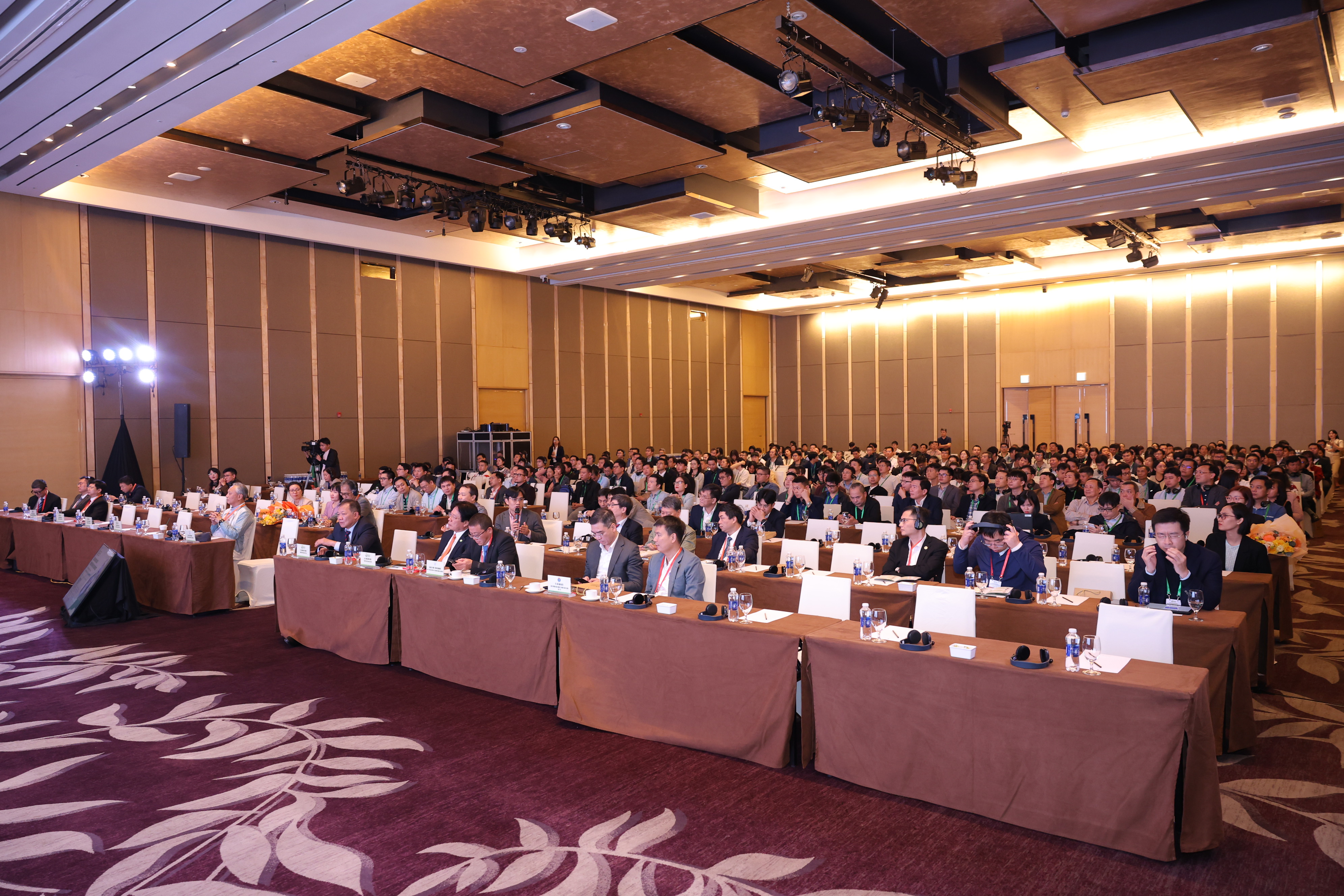 Bước tiến vượt bậc của ghép tạng Việt Nam: Từ ‘đi học’ đến làm chủ kỹ thuật và chia sẻ kinh nghiệm quốc tế- Ảnh 3. Bước tiến vượt bậc của ghép tạng Việt Nam: Từ ‘đi học’ đến làm chủ kỹ thuật và chia sẻ kinh nghiệm quốc tế- Ảnh 3.