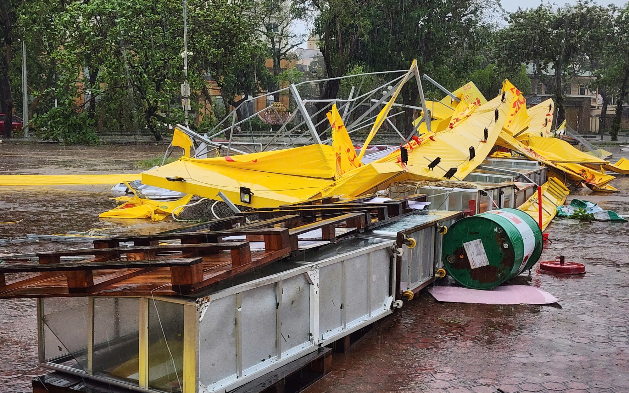 Bão số 13 sẽ rất mạnh, đi vào đất liền nước ta những ngày tới