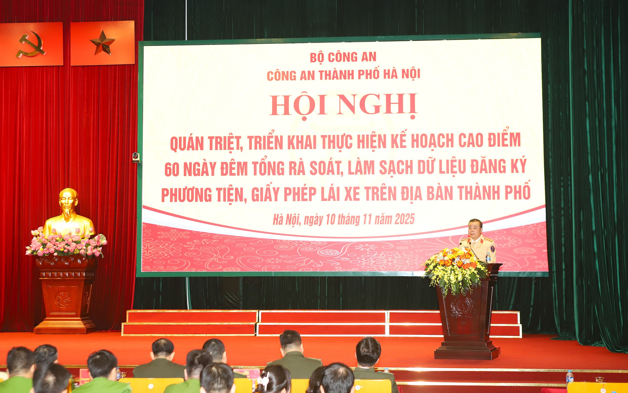 Hướng dẫn chi tiết các bước khai báo đăng ký xe, GPLX qua ứng dụng iHanoi- Ảnh 1.