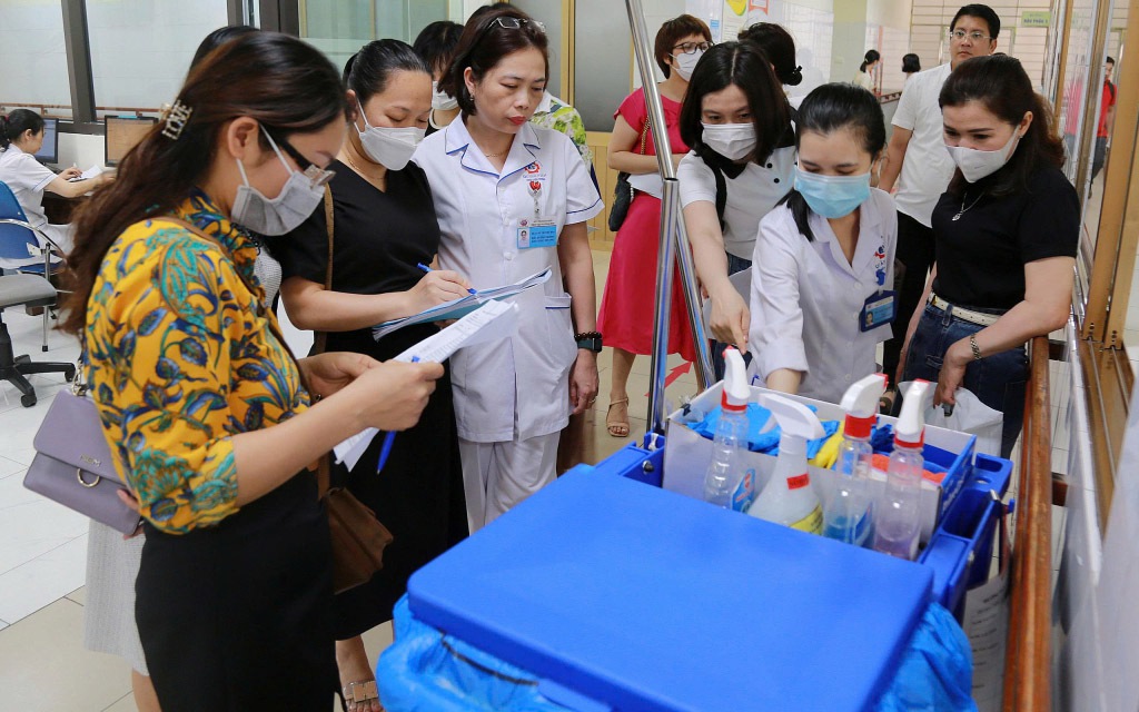 Quản lý chất thải y tế: Cần làm tốt cả khâu báo cáo đến lưu hồ sơ- Ảnh 1. Quản lý chất thải y tế: Từ phân loại tại nguồn đến tái chế an toàn