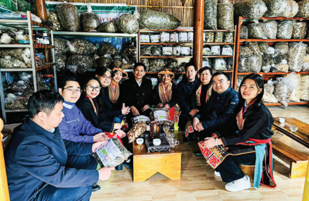 Τελειοποίηση του μηχανισμού και των πολιτικών για την εκπαίδευση εξειδικευμένου, υψηλής ποιότητας ανθρώπινου δυναμικού παραδοσιακής ιατρικής - Φωτογραφία 3. Hoàn thiện cơ chế, chính sách đào tạo nguồn nhân lực y học cổ truyền chuyên sâu, chất lượng cao- Ảnh 3.