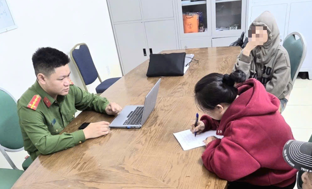 Con gái bị bạn xấu dụ dỗ bỏ nhà đi, công an tìm về ngay trong đêm- Ảnh 1.