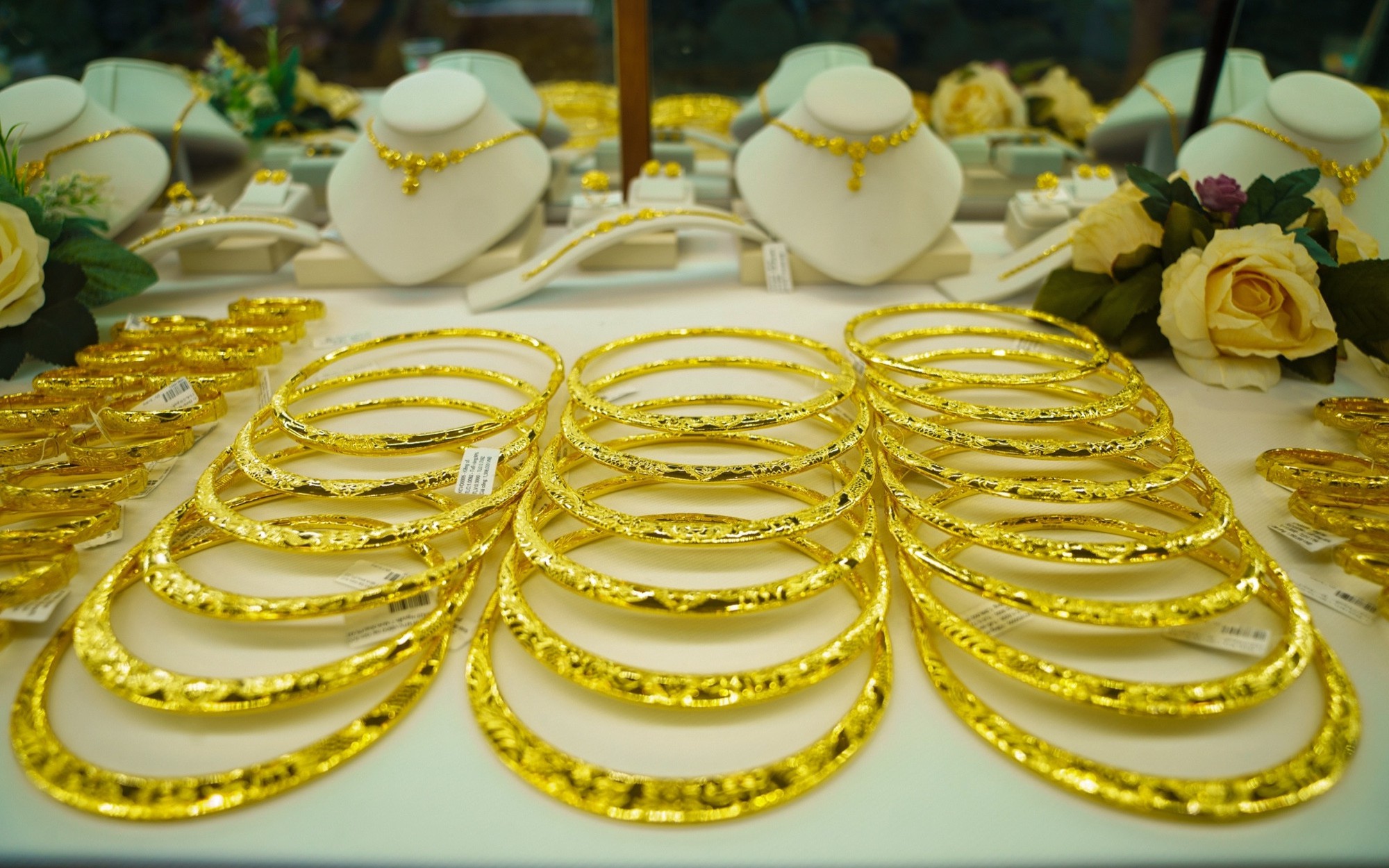 Giá vàng hôm nay ngày 11/11 tiếp đà tăng rất mạnh