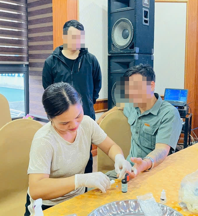 Từ mặc cảm đến sẻ chia (2): 'Đoá hoa thép' và Câu lạc bộ Hy Vọng- Ảnh 4. Từ mặc cảm đến sẻ chia (2): 'Đoá hoa thép' và Câu lạc bộ Hy Vọng- Ảnh 4.