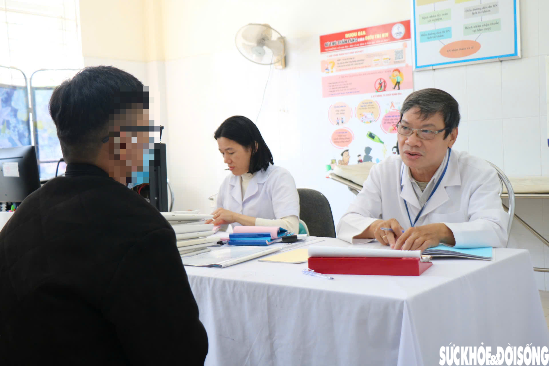 Bác sĩ 17 năm 'gieo hy vọng' cho người nhiễm HIV: Bệnh nhân khỏe mạnh là niềm vui của thầy thuốc- Ảnh 6. Bác sĩ 17 năm 'gieo hy vọng' cho người nhiễm HIV: Bệnh nhân khỏe mạnh là niềm vui của thầy thuốc- Ảnh 6.