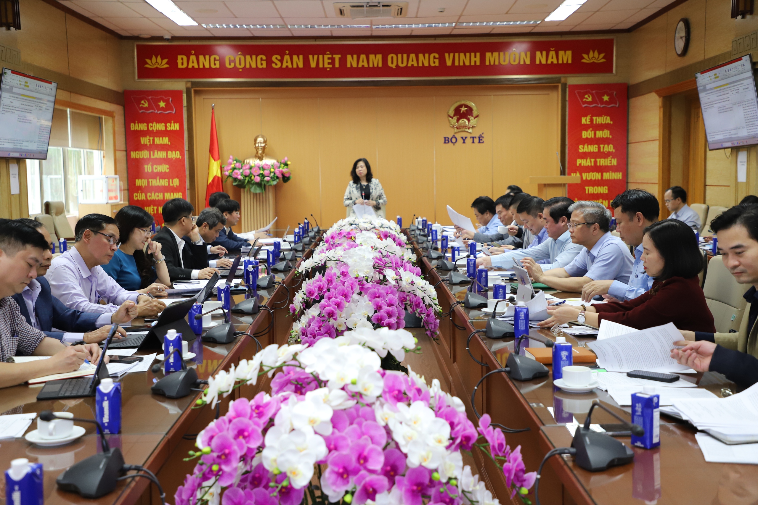 Bộ trưởng Đào Hồng Lan: Liên thông Cơ sở dữ liệu mang lại những thay đổi tích cực cho ngành y tế - Ảnh 5. Bộ trưởng Đào Hồng Lan: Liên thông Cơ sở dữ liệu mang lại những thay đổi tích cực cho ngành y tế - Ảnh 5.