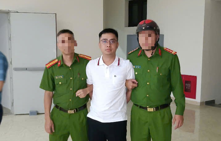 Em gái Thiếu tá, liệt sỹ Nguyễn Đăng Khải được tuyển vào ngành Công an nhân dân- Ảnh 2. Em gái Thiếu tá, liệt sỹ Nguyễn Đăng Khải được tuyển vào ngành Công an nhân dân- Ảnh 2.