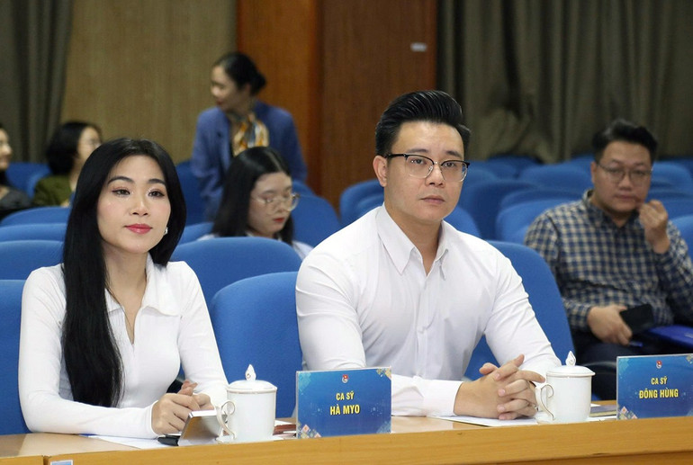 Thanh niên, cán bộ Hội Liên hiệp Thanh niên Việt Nam góp ý vào dự thảo Văn kiện Đại hội XIV của Đảng- Ảnh 2. Thanh niên, cán bộ Hội Liên hiệp Thanh niên Việt Nam góp ý vào dự thảo Văn kiện Đại hội XIV của Đảng- Ảnh 2.