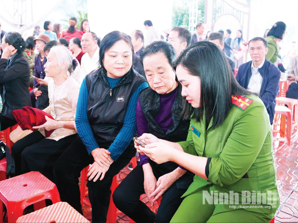 Tâm huyết, trách nhiệm đóng góp ý kiến vào dự thảo các văn kiện trình Đại hội XIV của Đảng- Ảnh 1. Tâm huyết, trách nhiệm đóng góp ý kiến vào dự thảo các văn kiện trình Đại hội XIV của Đảng- Ảnh 1.