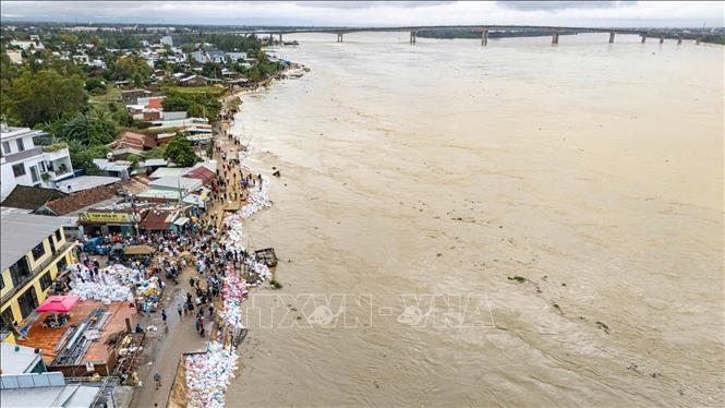 Sạt lở nghiêm trọng, Đà Nẵng công bố tình huống khẩn cấp về thiên tai- Ảnh 1.