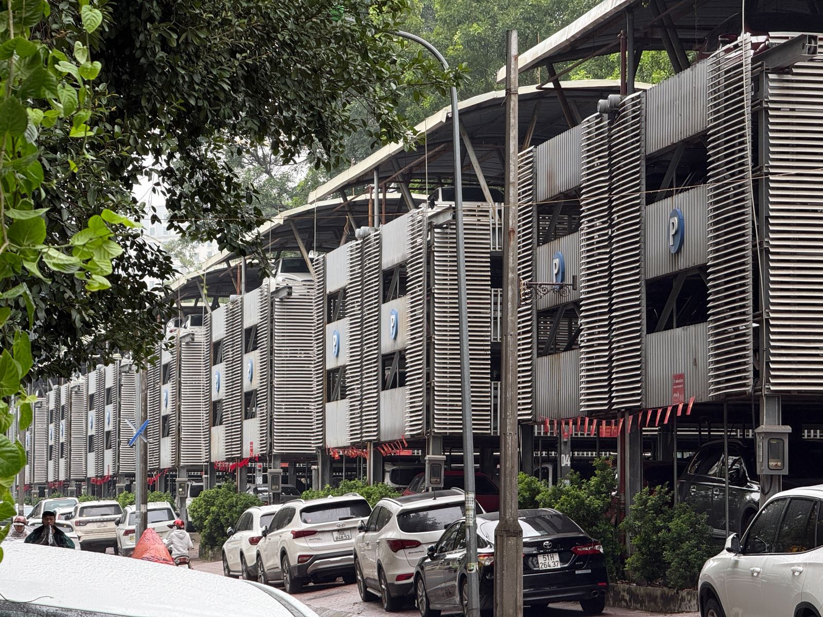 Hà Nội mở cao điểm kiểm tra bãi xe, xử lý vi phạm lấn chiếm hạ tầng giao thông- Ảnh 1.