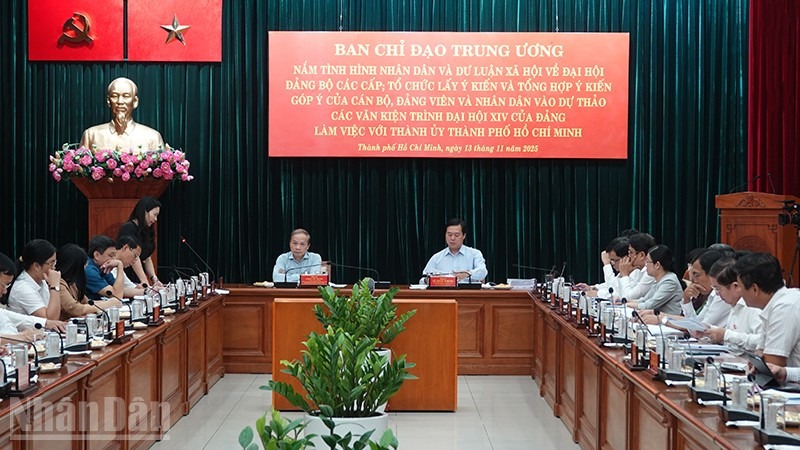 Tiếp tục đẩy mạnh tuyên truyền, phổ biến sâu rộng nội dung dự thảo các văn kiện trình Đại hội XIV của Đảng- Ảnh 1.