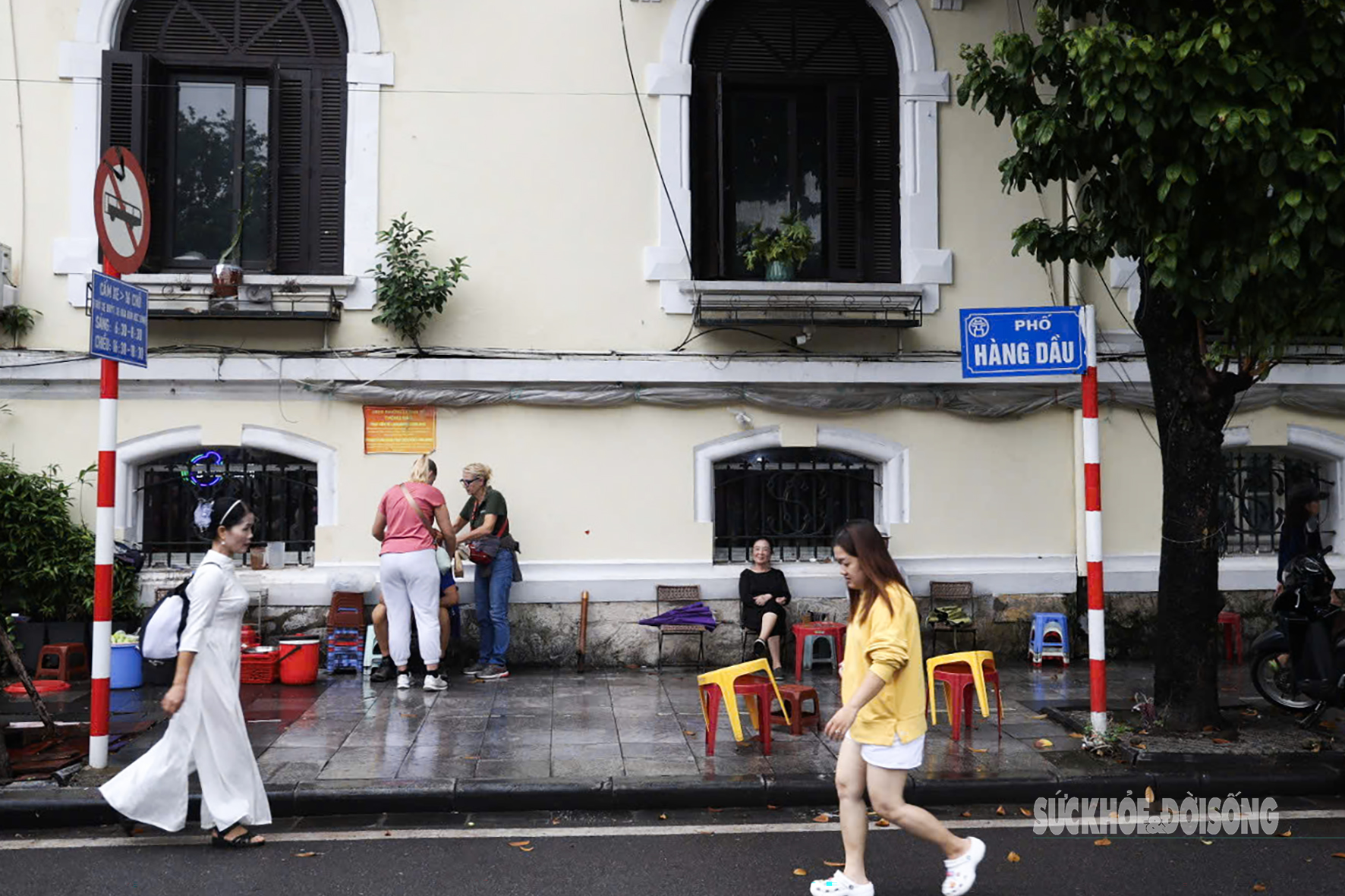 Các hộ dân sống ở ngõ nhỏ trên đất vàng hồ Gươm trước ngày di dời- Ảnh 11. Các hộ dân sống ở ngõ nhỏ trên đất vàng hồ Gươm trước ngày di dời- Ảnh 11.