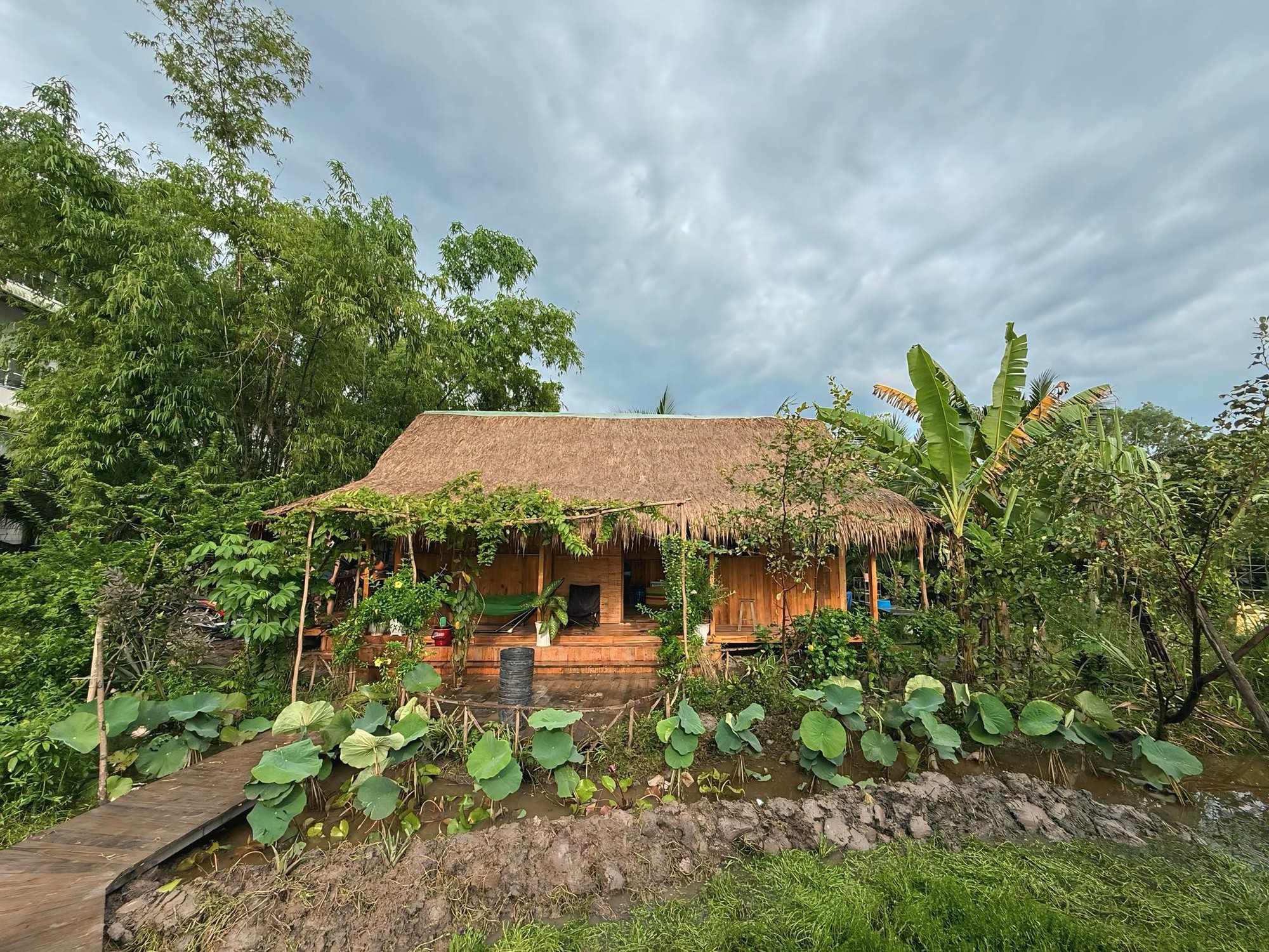 Diện mạo và sức khỏe hiện tại của diễn viên Huỳnh Anh Tuấn sau khi bị đột quỵ- Ảnh 2.