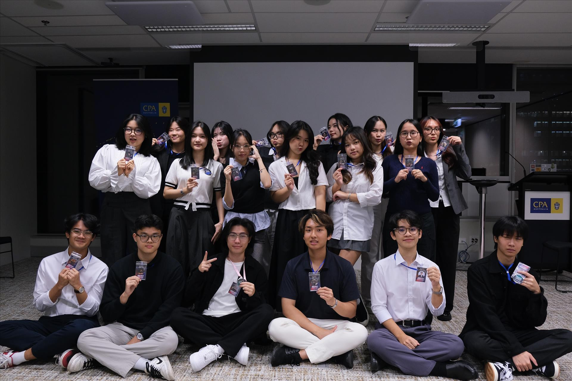 Kiều bào góp ý Dự thảo Văn kiện Đại hội 14: Kết nối tri thức, lan tỏa văn hoá, nâng tầm vị thế quốc gia- Ảnh 4. Kiều bào góp ý Dự thảo Văn kiện Đại hội 14: Kết nối tri thức, lan tỏa văn hoá, nâng tầm vị thế quốc gia- Ảnh 4.