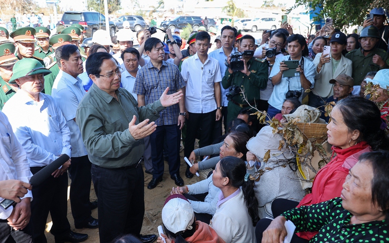 Thủ tướng: Khôi phục sản xuất, ổn định đời sống người dân vùng bão trước Tết Nguyên đán
