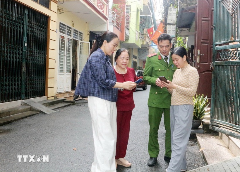 Góp ý dự thảo văn kiện Đại hội XIV: Tạo bước đột phá từ tiếng nói của nhân dân- Ảnh 1. Góp ý dự thảo văn kiện Đại hội XIV: Tạo bước đột phá từ tiếng nói của nhân dân- Ảnh 1.