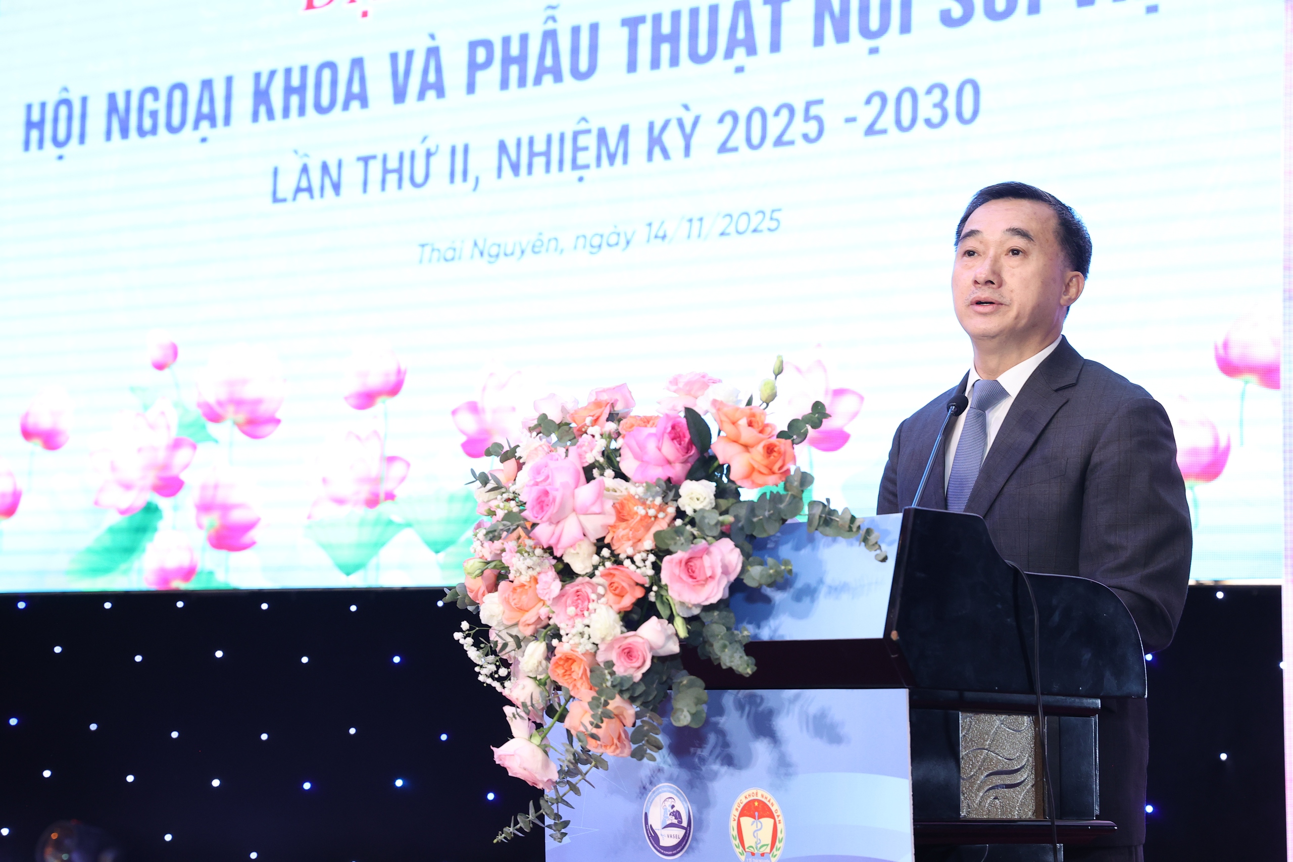 Đẩy mạnh phẫu thuật thông minh, công nghệ phục hồi nhanh để giảm thời gian nằm viện của người bệnh- Ảnh 1.