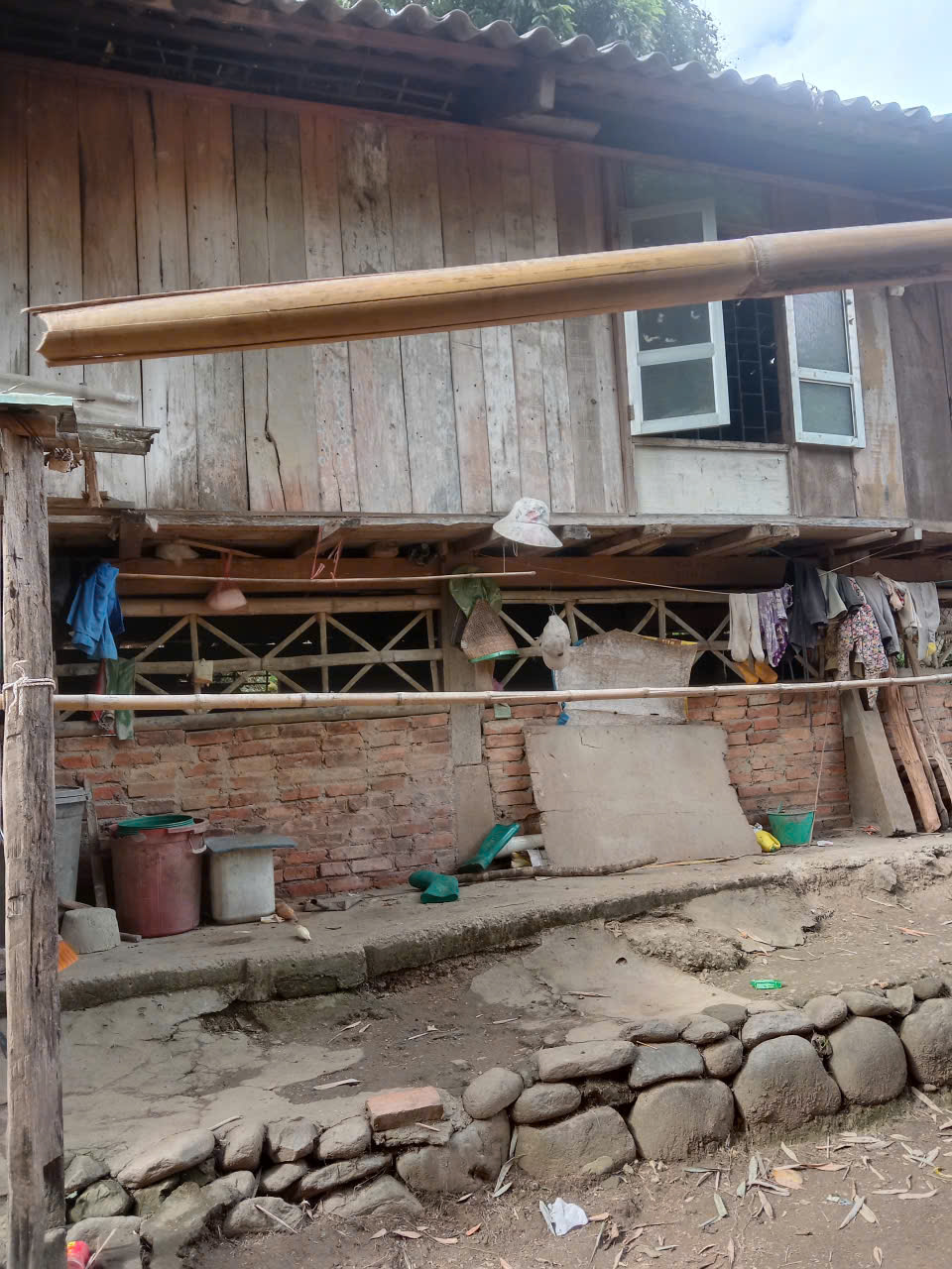 Xót xa hoàn cảnh của người đàn ông dân tộc Thái nằm liệt sau tai nạn cần sự trợ giúp- Ảnh 3.