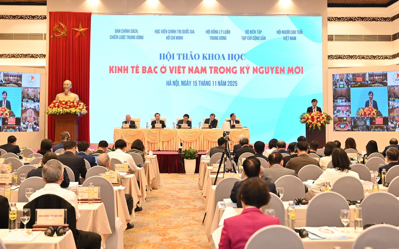 Thủ tướng: Người cao tuổi không phải là gánh nặng mà là nguồn lực quý báu để phát triển đất nước- Ảnh 4.