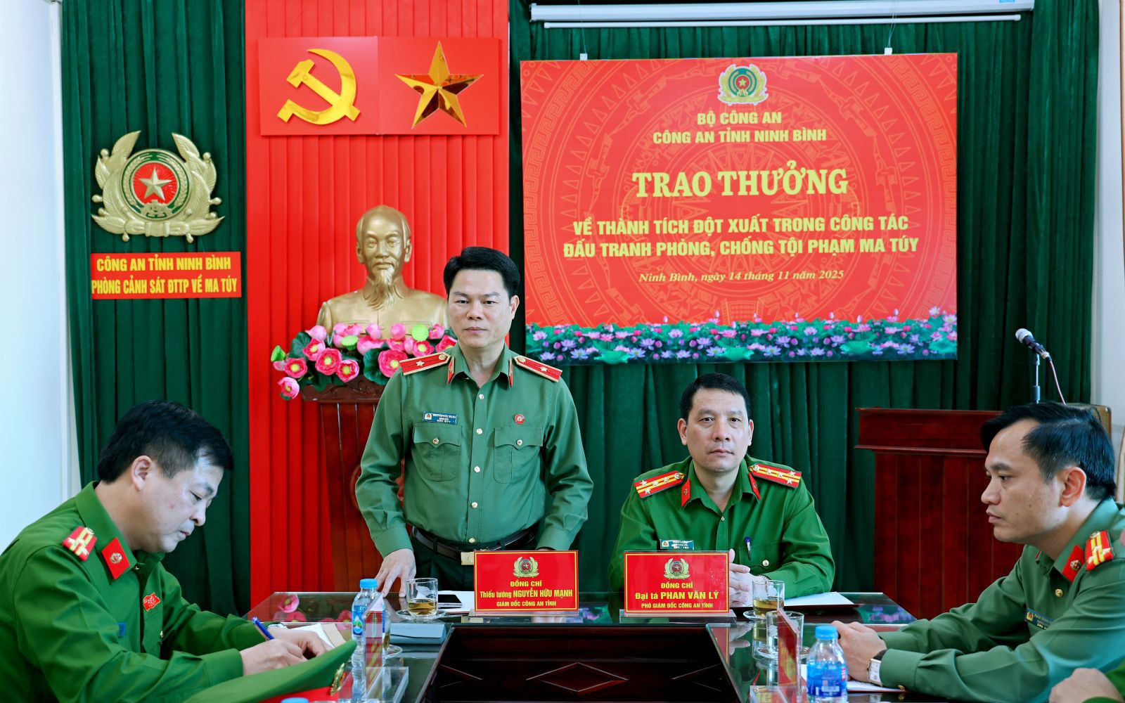 Phát hiện hơn 1 kg cần sa trong đơn hàng giao qua xe ôm ở Hà Nội- Ảnh 2.