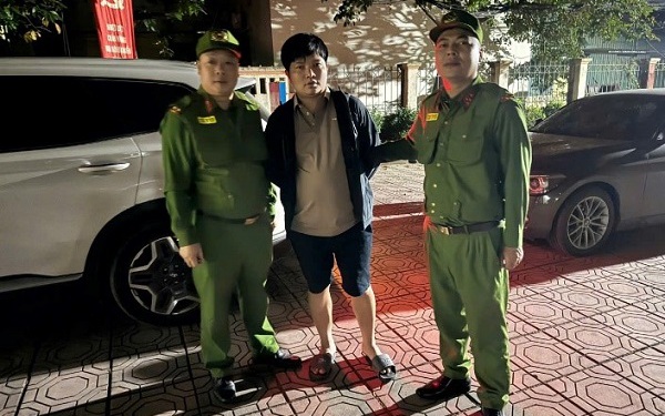 Giả danh lãnh đạo doanh nghiệp, lừa đảo hàng tỷ đồng rồi lẩn trốn trong chùa- Ảnh 2. Giả danh lãnh đạo doanh nghiệp, lừa đảo hàng tỷ đồng rồi lẩn trốn trong chùa- Ảnh 2.