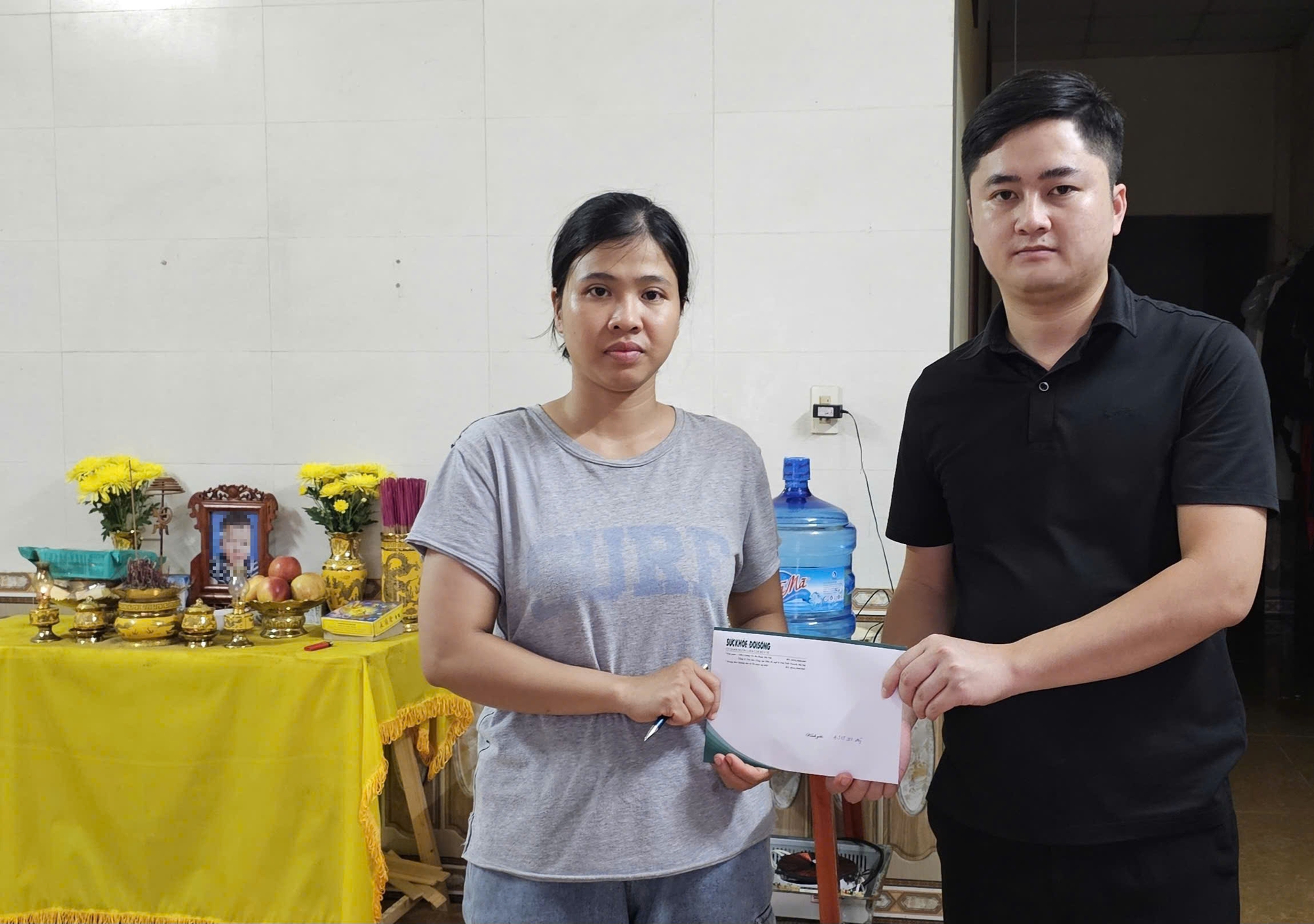 Tấm lòng bạn đọc Báo Sức khỏe và Đời sống đến với 2 hoàn cảnh khó khăn ở Huế- Ảnh 1. Tấm lòng bạn đọc Báo Sức khỏe và Đời sống đến với 2 hoàn cảnh khó khăn ở Huế- Ảnh 1.