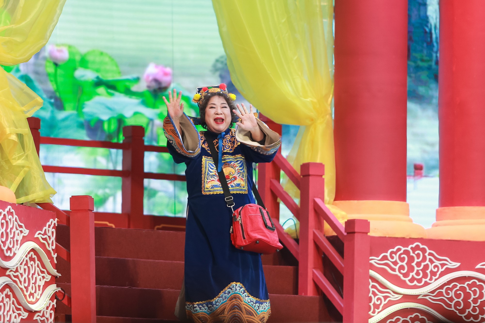 'Táo bà' Minh Vượng nổi danh một thời, khi về hưu sống độc thân trong căn nhà nhỏ khu tập thể- Ảnh 3. 'Táo bà' Minh Vượng nổi danh một thời, khi về hưu sống độc thân trong căn nhà nhỏ khu tập thể- Ảnh 3.