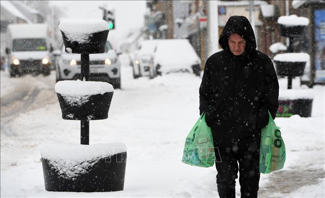 Anh ban bố cảnh báo sức khỏe khi hứng chịu đợt lạnh đầu tiên của mùa Đông- Ảnh 1.