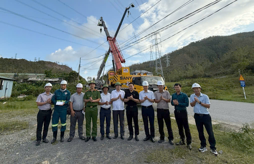 EVNNPT hoàn thành sớm toàn bộ Dự án Trạm biến áp 220kV Vũng Áng và đấu nối- Ảnh 3. https://www.npt.com.vn/userfile/images/2025/10/Anh3VungAngdongdien25102025-20251025103018908.jpg