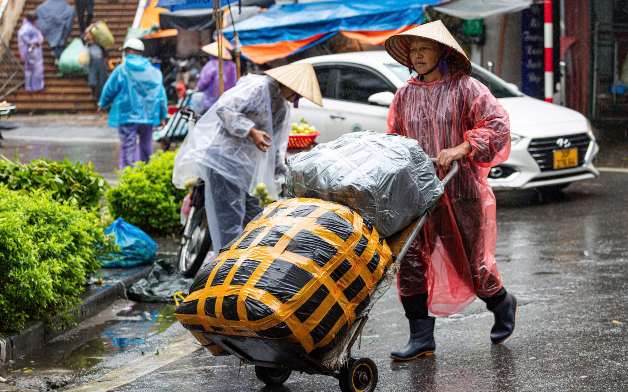 Hà Nội ‘vào mùa’ ô nhiễm không khí, ứng phó bằng cách nào?- Ảnh 3.