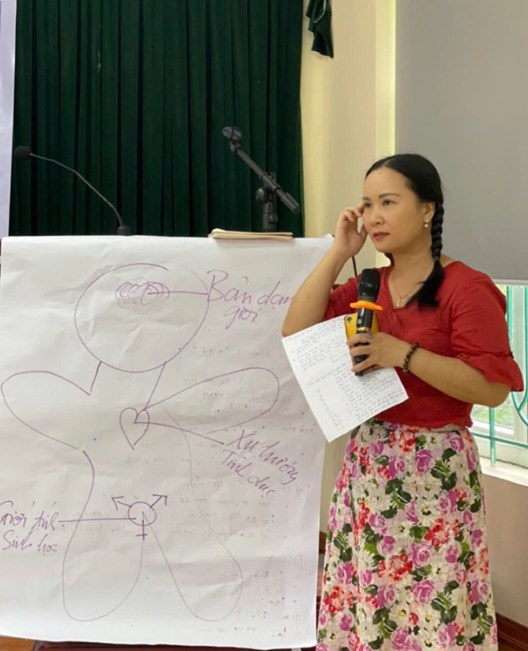 Anh hùng châu Á Phạm Thị Huệ: Người phá vỡ 'bức tường' kỳ thị và hành trình SỐNG ĐẸP- Ảnh 8. Anh hùng châu Á Phạm Thị Huệ: Người phá vỡ 'bức tường' kỳ thị và hành trình SỐNG ĐẸP- Ảnh 8.