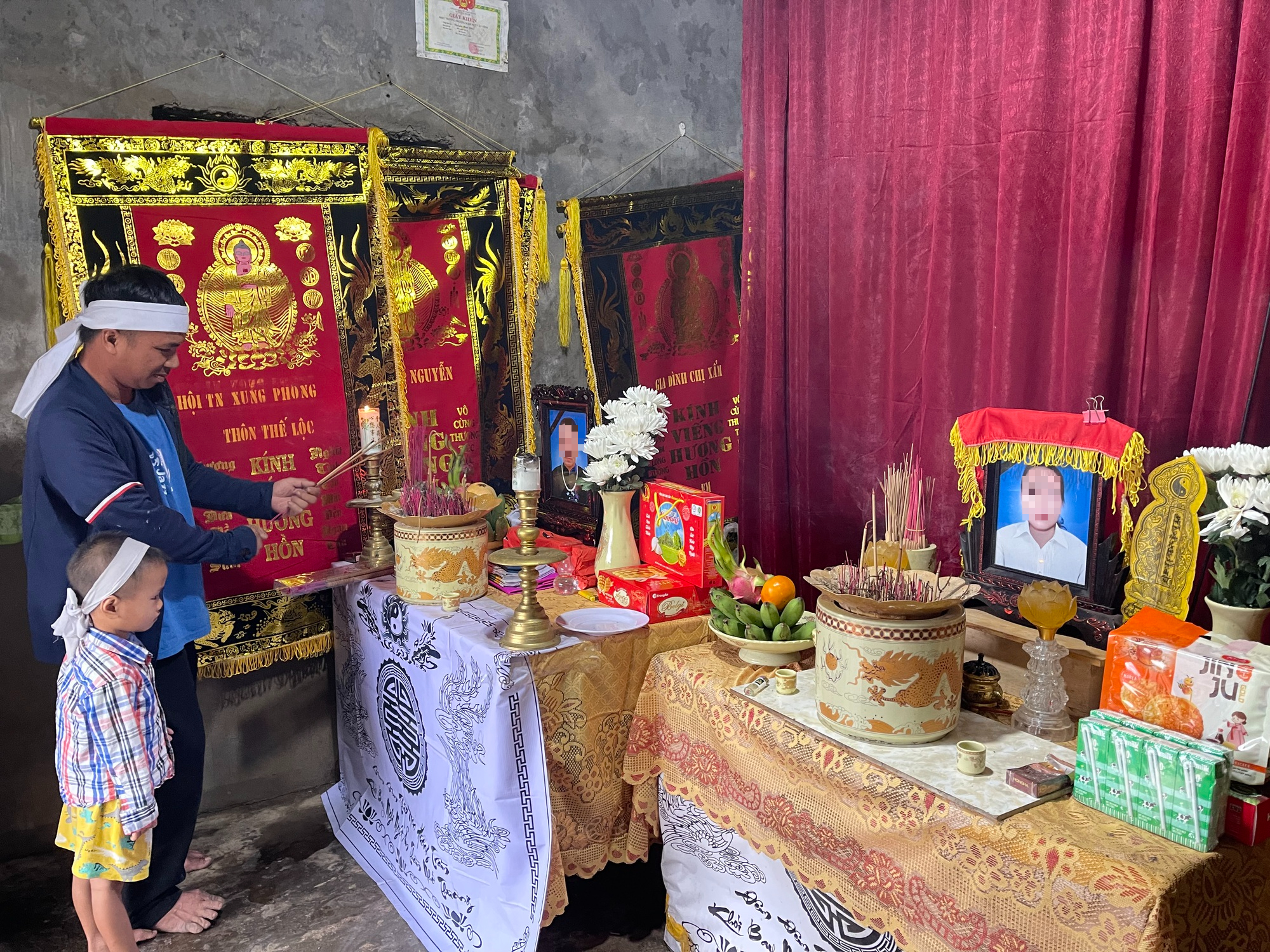 Xót xa đứa trẻ liên tiếp mất mẹ và bà, chỉ còn biết dựa vào người cậu tật nguyền, tâm trí bất ổn- Ảnh 4. Xót xa đứa trẻ liên tiếp mất mẹ và bà, chỉ còn biết dựa vào người cậu tật nguyền, tâm trí bất ổn- Ảnh 4.