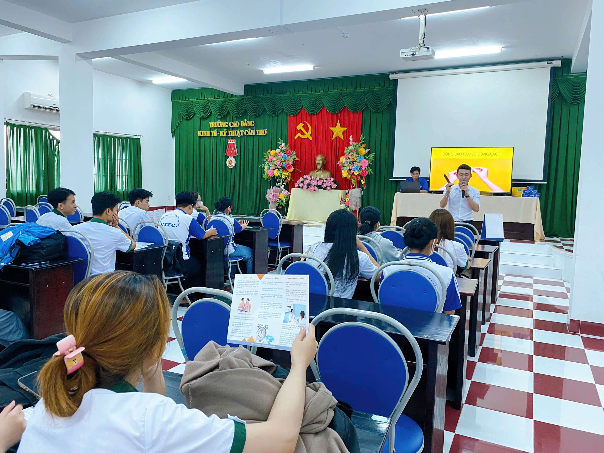 Tăng cường truyền thông kiến thức về HIV đến sinh viên- Ảnh 2.