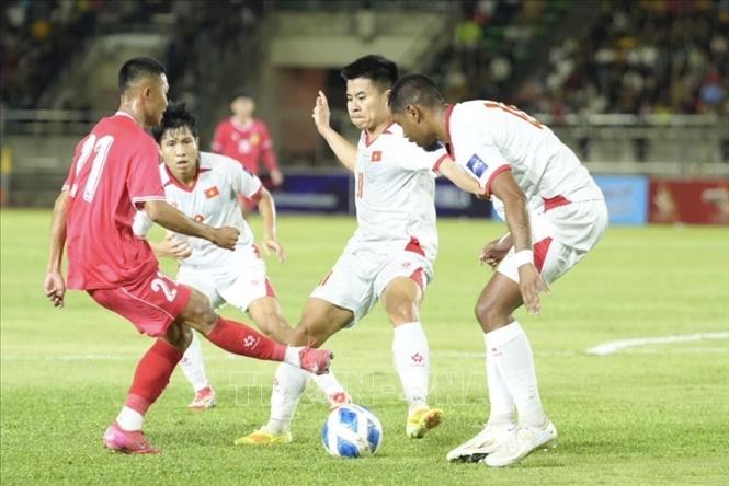 Asian Cup 2027: Đội tuyển Việt Nam giành 3 điểm trọn vẹn trước chủ nhà Lào- Ảnh 1. Asian Cup 2027: Đội tuyển Việt Nam giành 3 điểm trọn vẹn trước chủ nhà Lào- Ảnh 1.