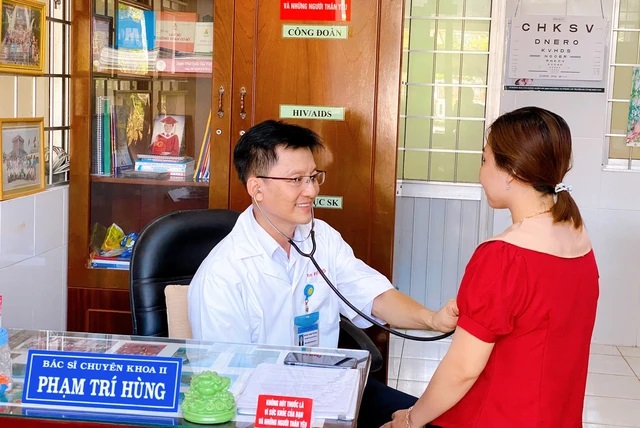 Chỉ còn 2 ngày để gửi bài dự Giải Báo chí về phòng, chống HIV/AIDS: Lời tri ân dành cho những tập thể, cá nhân thầm lặng- Ảnh 1.